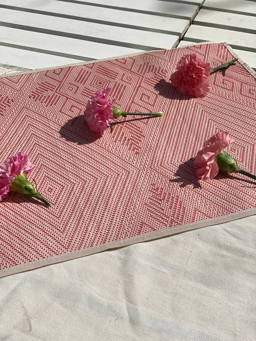 table runner in pink/red