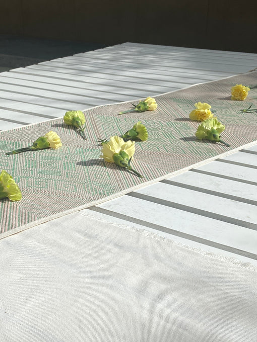 table runner in pink/green