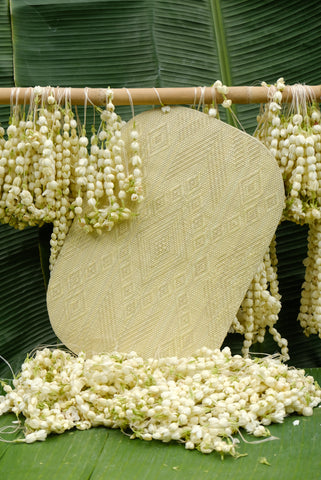 oval placemats in sampaguita